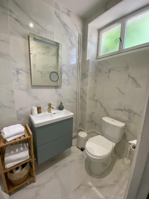 Chambre Centre Ville Le Blanc Bed and Breakfast in Centre-Val de Loire