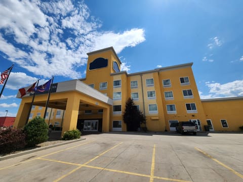 Highland Suites Extended Stay Hotel in Minot