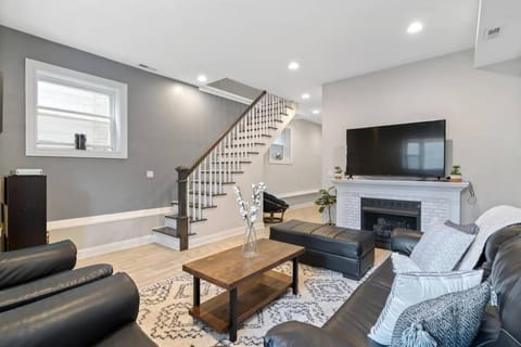 Luxe 6BR House Trendy Logan Square Garage Access House in Chicago