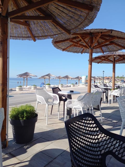 Restaurant/places to eat, Day, Beach, Sea view