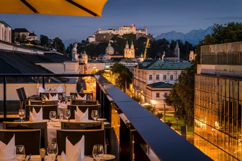 Property building, Restaurant/places to eat, View (from property/room), Balcony/Terrace, City view, Landmark view