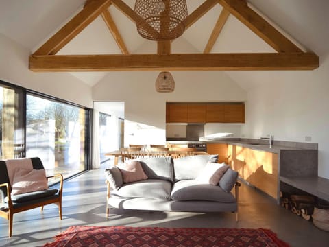 High Cogges Farm Holiday Cottages - The Cart Shed House in West Oxfordshire District