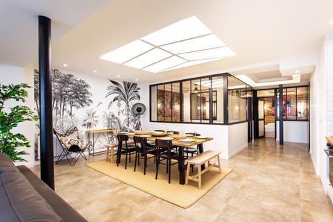 Living room, Dining area