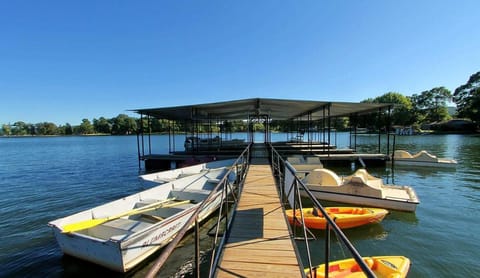 Emerald Isle Resort Condo in Lake Hamilton