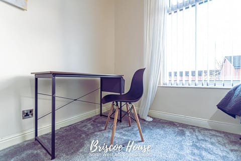 Briscoe Serviced Accommodation House in Manchester