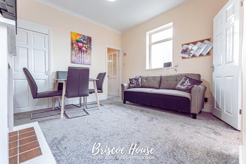Briscoe Serviced Accommodation House in Manchester
