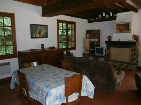 Maison de charme en pleine nature avec étang de pêche, proche d'Authon-du-Perche, animaux admis. - FR-1-581-1 House in Normandy