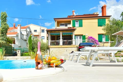 Property building, Patio, Swimming pool