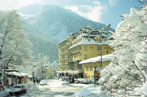 Facade/entrance, Winter