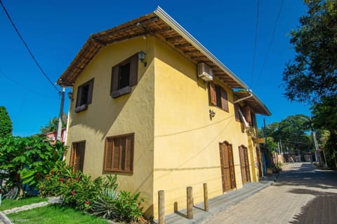 Property building, Day, Neighbourhood, Street view