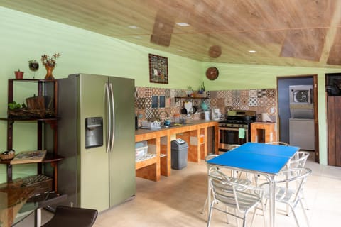 Kitchen or kitchenette, Communal kitchen, kitchen