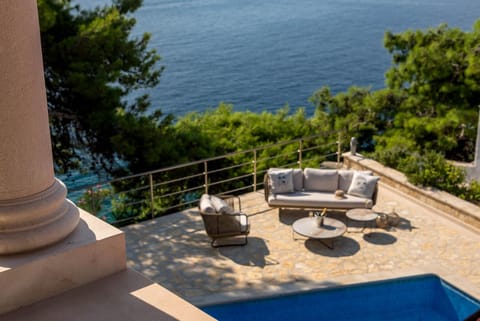 Villa Sumartin Selca stunning luxurious frontline 7 bedrooms villa amazing sea-views Villa in Selca, Brač