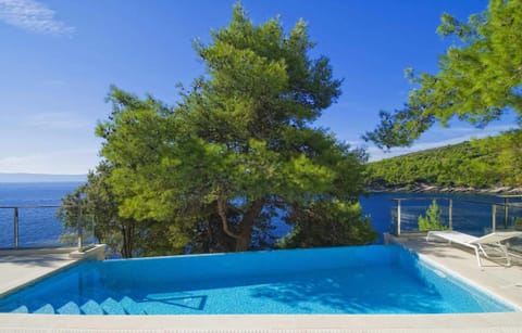 Villa Selca Brac A Stunning Contemporary 5 Bedroom Villa 5 Metres to the Beach Villa in Selca, Brač