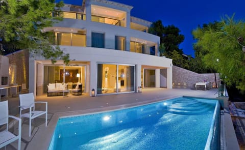 Villa Selca Brac A Stunning Contemporary 5 Bedroom Villa 5 Metres to the Beach Villa in Selca, Brač