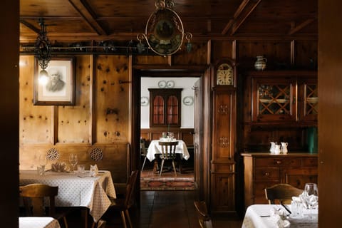 Restaurant/places to eat, Food