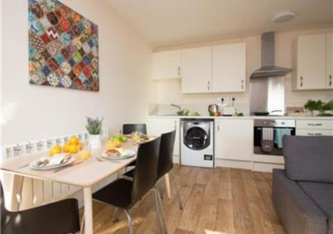 Kitchen or kitchenette, Dining area, Communal kitchen