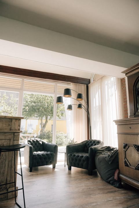 Communal lounge/ TV room, Garden, TV and multimedia, Balcony/Terrace, Living room, Garden view, Garden view