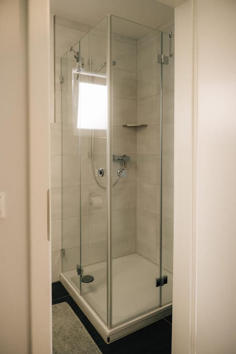 Shower, Bathroom, heating