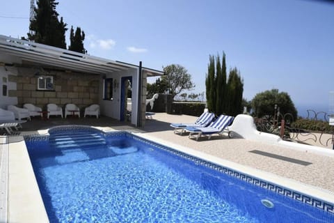 Pool view, Swimming pool, sunbed