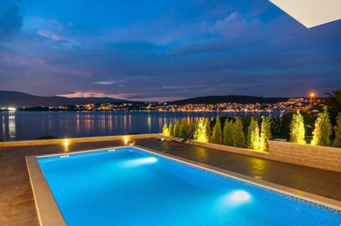 Villa Trogir Deluxe 1 6 Beautiful Bedrooms - Sea Front Private Pools - Sauna Villa in Okrug Gornji