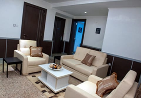 Room in Lodge - Cubana Suites-first class highly luxurious international standard hotel in Abuja Bed and Breakfast in Abuja