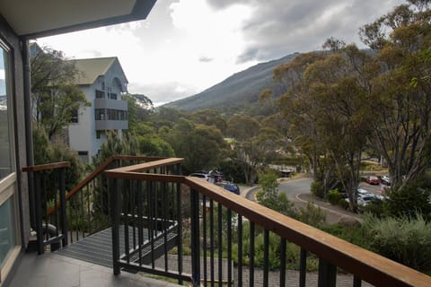 Balcony/Terrace, Mountain view