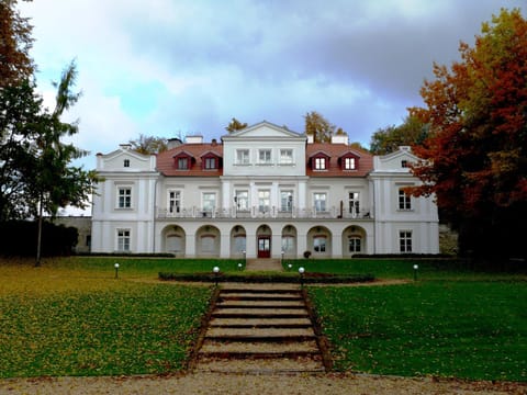 Dwór Zbożenna Resort in Masovian Voivodeship