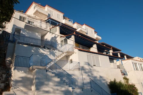 Paris-Irini Studios And Apartments Apartment hotel in İzmir Province