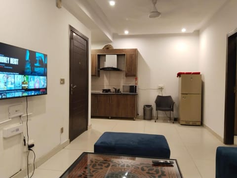 Elegant 2king BR Family Apartments wifi,Netflix E11 Condo in Islamabad