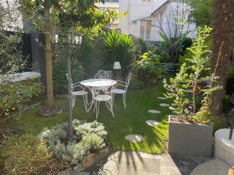 Garden view, Garden view