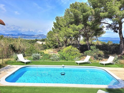 Pool view, Sea view, Swimming pool, sunbed