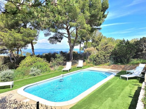 Natural landscape, Garden, Garden view, Sea view, Swimming pool, sunbed