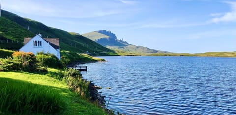 Nearby landmark, Day, Natural landscape, View (from property/room), Mountain view