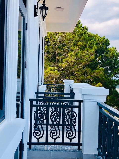 Balcony/Terrace, Garden view