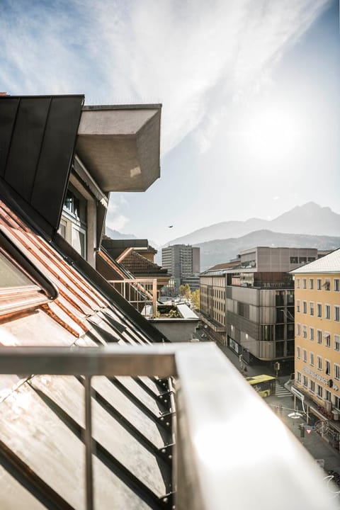 Mountain view, Street view, Quiet street view