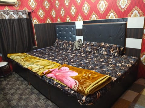 Maa Vaishno Guest House Bed and Breakfast in Varanasi