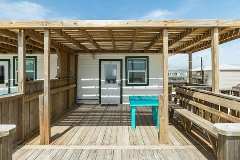 Unobstructed Oceanfront SPECKLED TROUT Unit 5 Beach Pad! Haus in Surfside Beach