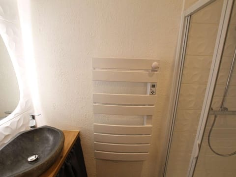 Appartement 4 pièces avec Mezzanine, 3 chambres à Briançon pour 10-12 personnes, Wi-Fi - FR-1-330C-118 Apartment in Briançon