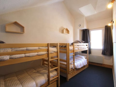 Appartement 4 pièces avec Mezzanine, 3 chambres à Briançon pour 10-12 personnes, Wi-Fi - FR-1-330C-118 Apartment in Briançon