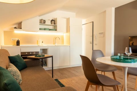 Kitchen or kitchenette, Living room, Seating area, Dining area, air conditioner