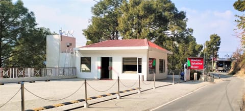 Property building, Facade/entrance, Logo/Certificate/Sign