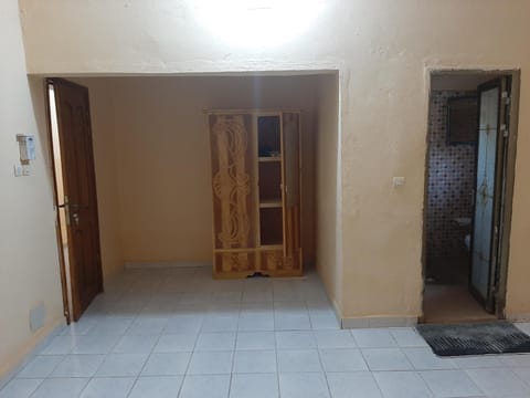 Villa Chambre B climatisée douche Cuisine salon Bed and Breakfast in Guinea