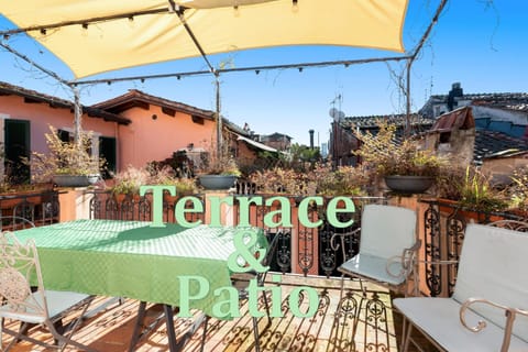 Property building, Balcony/Terrace, Balcony/Terrace