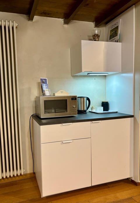 Coffee/tea facilities, Kitchen or kitchenette