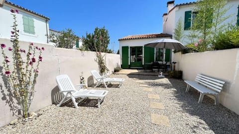 Petite location dans résidence avec piscine et terrains de tennis Moradia in La Couarde-sur-Mer