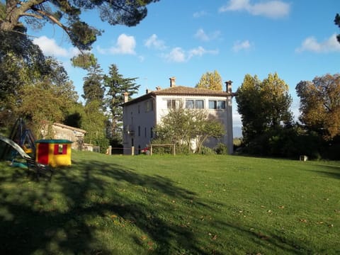 Facade/entrance, BBQ facilities, Children play ground, Garden, Garden, Balcony/Terrace, Lobby or reception