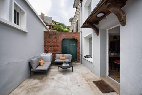 Patio, Balcony/Terrace