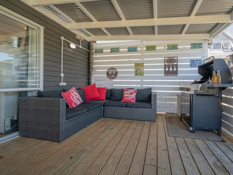 The Bach - Whangamata Holiday Property Haus in Whangamatā