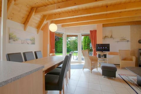 Living room, Photo of the whole room, Dining area
