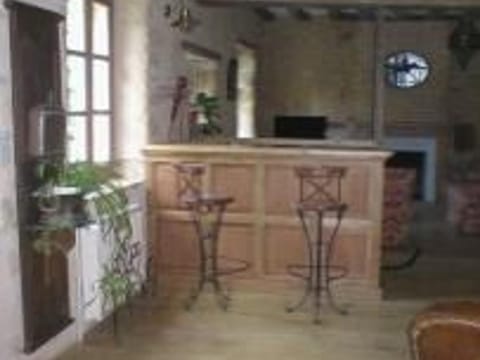 Gîte authentique avec piscine chauffée, parc et chevaux, au cœur d'un château historique - FR-1-410-189 House in Normandy